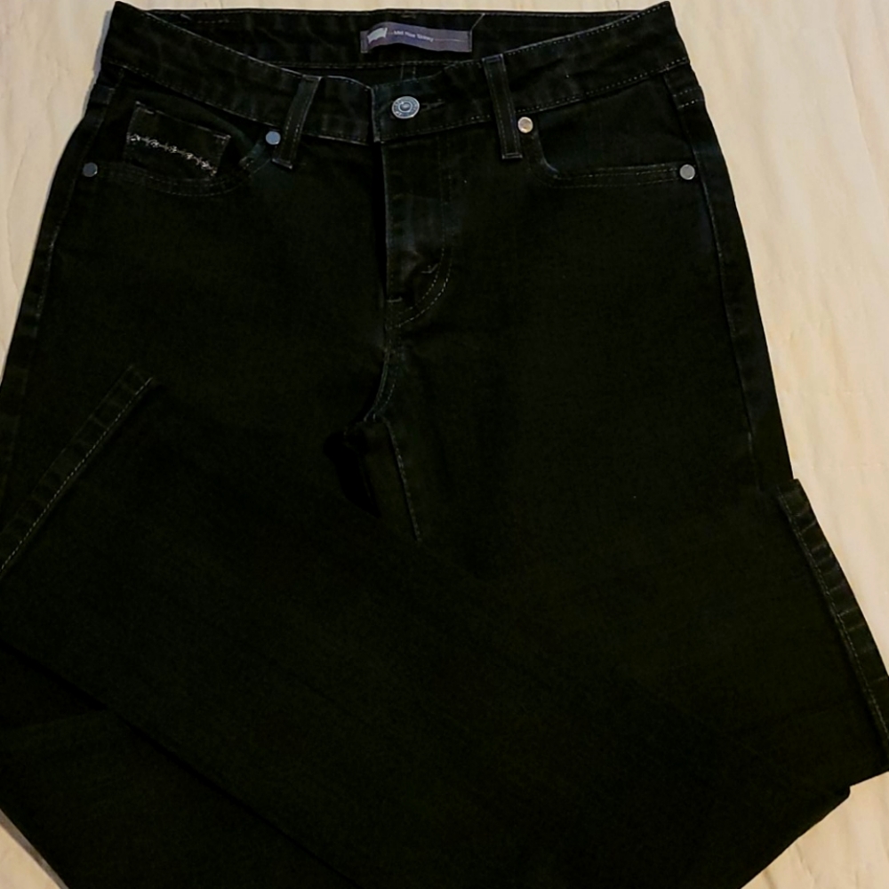 Levi's Mid-Rise Black Skinny Jeans